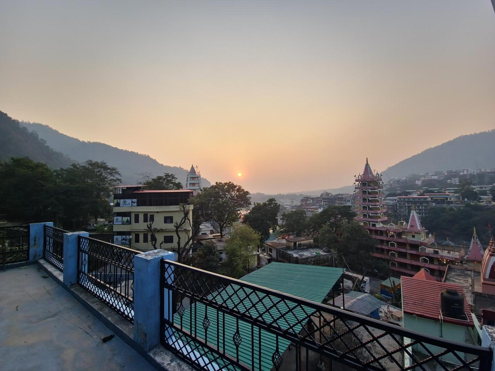 Karwaan Homestay Rishīkesh Extérieur photo